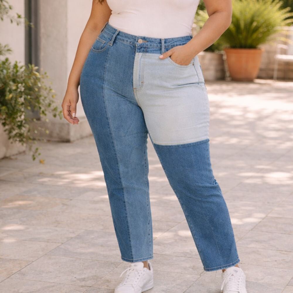C22 Hollister Curvy High Rise Mom Jeans Size 21R Black